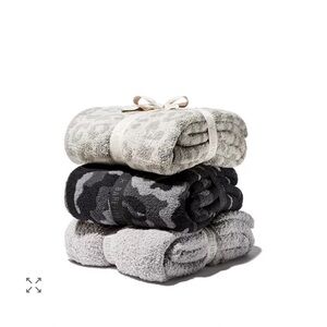 Barefoot dreams in the wild throw